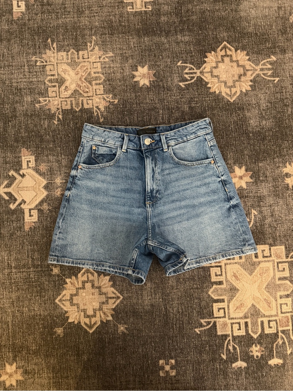 Zara HIGH WAIST - MOM FIT - COMFORT High-Rise Denim Shorts